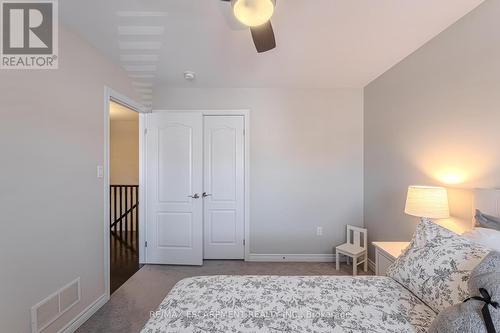 15 Summerberry Way, Hamilton, ON - Indoor Photo Showing Bedroom