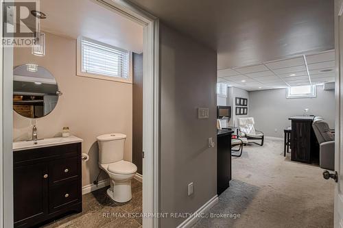 15 Summerberry Way, Hamilton, ON - Indoor Photo Showing Bathroom