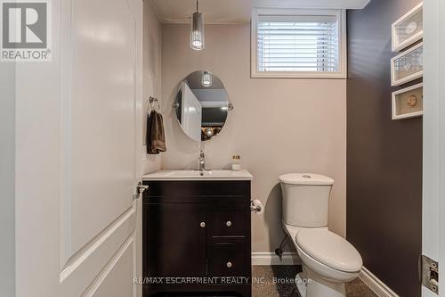 15 Summerberry Way, Hamilton, ON - Indoor Photo Showing Bathroom