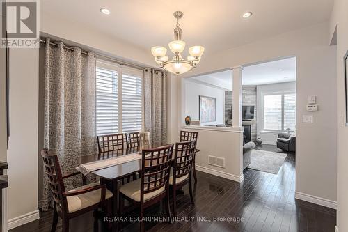 15 Summerberry Way, Hamilton, ON - Indoor Photo Showing Dining Room