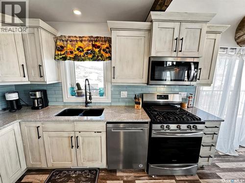 203 Hillcrest Place, Lac Pelletier Rm No. 107, SK - Indoor Photo Showing Kitchen With Double Sink