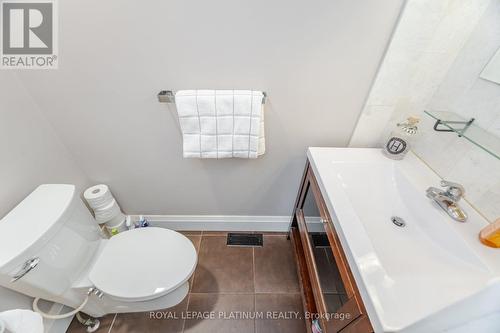 3104 Arnett Court, Mississauga, ON - Indoor Photo Showing Bathroom