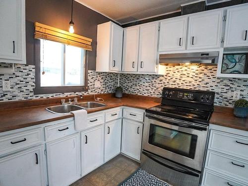 Cuisine - 120 5E Rue, New Richmond, QC - Indoor Photo Showing Kitchen With Double Sink