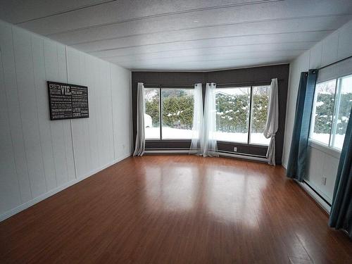 Salon - 120 5E Rue, New Richmond, QC - Indoor Photo Showing Other Room