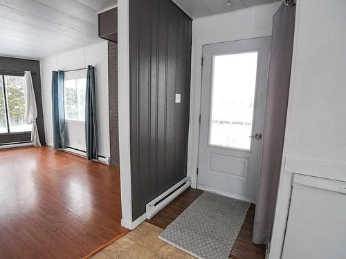 Hall d'entrée - 120 5E Rue, New Richmond, QC - Indoor Photo Showing Other Room