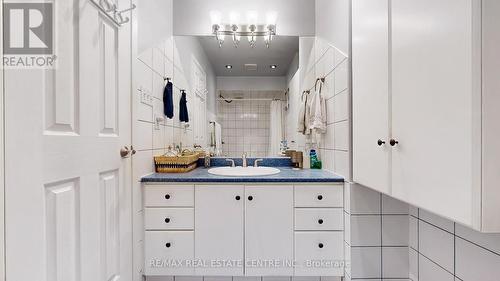 1912 Bonnymede Drive, Mississauga, ON - Indoor Photo Showing Bathroom