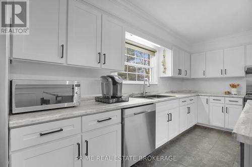 58 Andover Drive, London, ON - Indoor Photo Showing Kitchen