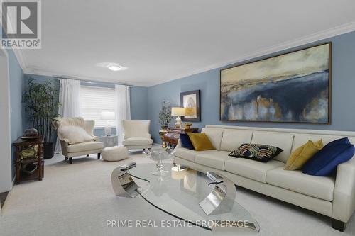 58 Andover Drive, London, ON - Indoor Photo Showing Living Room