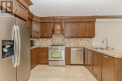 5393 Fallingbrook Drive, Mississauga, ON - Indoor Photo Showing Kitchen With Double Sink