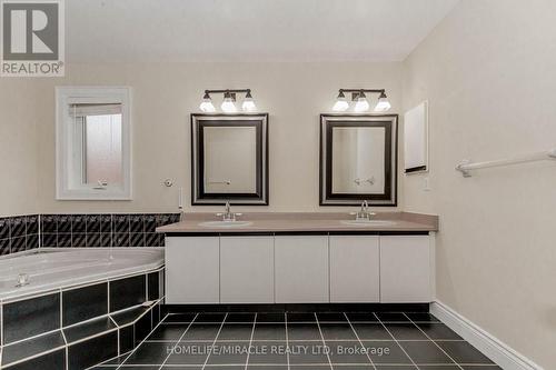 5393 Fallingbrook Drive, Mississauga, ON - Indoor Photo Showing Bathroom