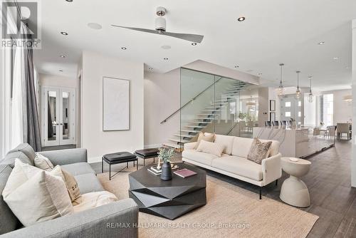 458 Tweedsmuir Avenue, Ottawa, ON - Indoor Photo Showing Living Room