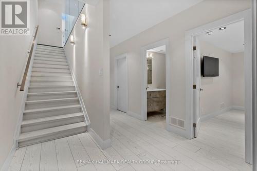 458 Tweedsmuir Avenue, Ottawa, ON - Indoor Photo Showing Other Room