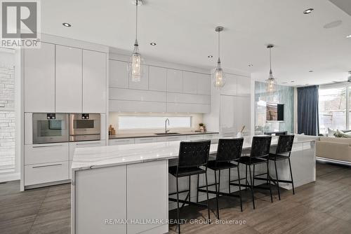 458 Tweedsmuir Avenue, Ottawa, ON - Indoor Photo Showing Kitchen With Upgraded Kitchen