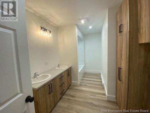 197 Water Street, Campbellton, NB - Indoor Photo Showing Bathroom
