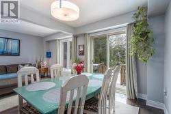 Dining room with view to the back - 