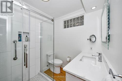 692 Highland Avenue, Ottawa, ON - Indoor Photo Showing Bathroom