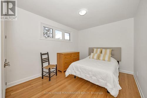 692 Highland Avenue, Ottawa, ON - Indoor Photo Showing Bedroom