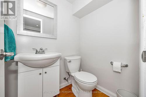 692 Highland Avenue, Ottawa, ON - Indoor Photo Showing Bathroom