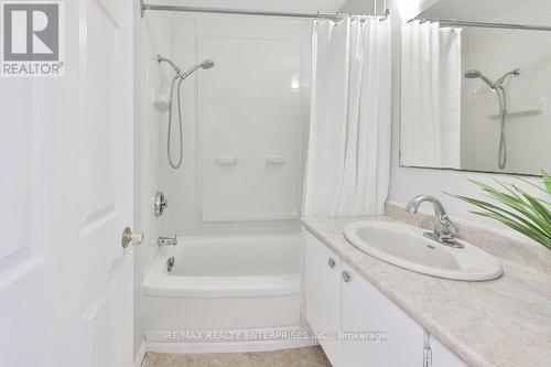 4 Pc Main Bath - 1169 Wildfield Crescent, Mississauga, ON - Indoor Photo Showing Bathroom