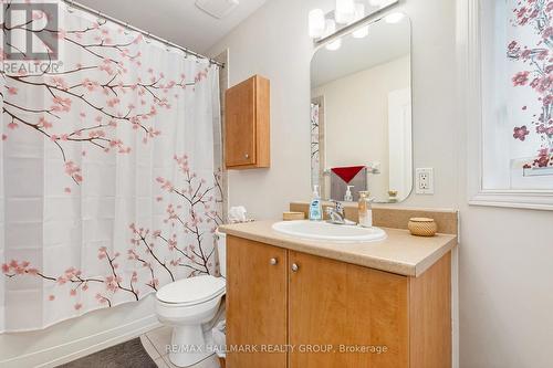 93 Steele Park, Ottawa, ON - Indoor Photo Showing Bathroom