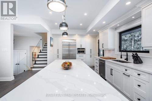 1481 Chasehurst Drive, Mississauga, ON - Indoor Photo Showing Kitchen