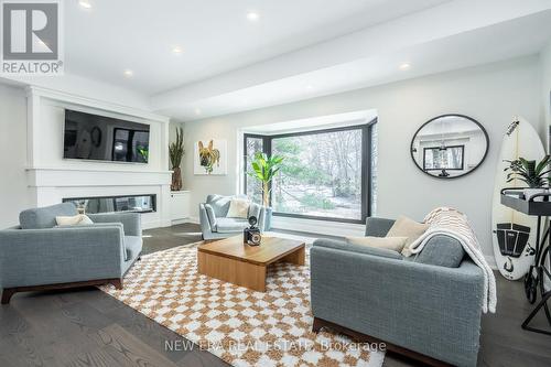 1481 Chasehurst Drive, Mississauga, ON - Indoor Photo Showing Living Room With Fireplace