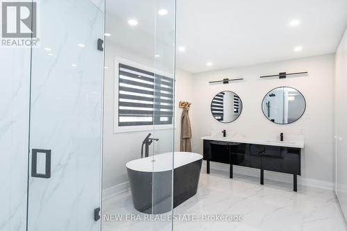 1481 Chasehurst Drive, Mississauga, ON - Indoor Photo Showing Bathroom