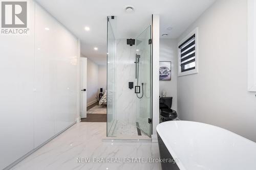 1481 Chasehurst Drive, Mississauga, ON - Indoor Photo Showing Bathroom