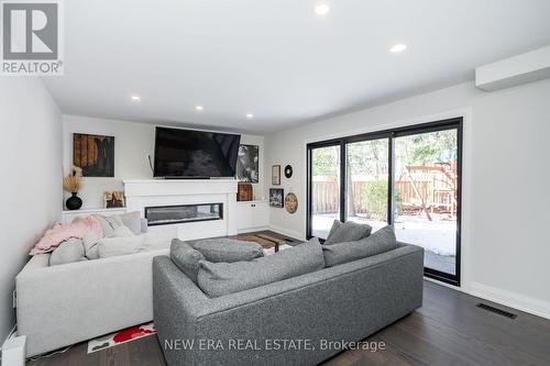 1481 Chasehurst Drive, Mississauga, ON - Indoor Photo Showing Living Room With Fireplace