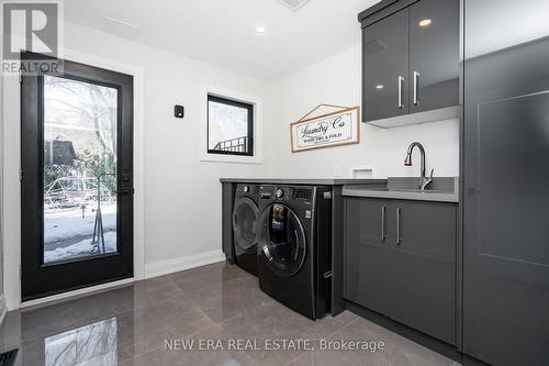 1481 Chasehurst Drive, Mississauga, ON - Indoor Photo Showing Laundry Room