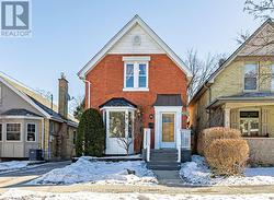 22 CARFRAE CRESCENT  London, ON N6C 4A9