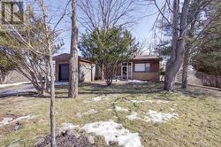 5 HOMESTEAD AVENUE S  Hamilton, ON L9H 5Y6