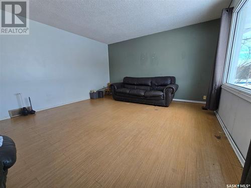 33 4Th Avenue E, Central Butte, SK - Indoor