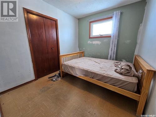 33 4Th Avenue E, Central Butte, SK - Indoor Photo Showing Bedroom