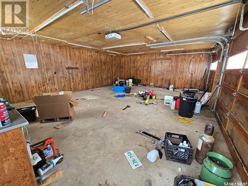33 4Th Avenue E, Central Butte, SK - Indoor