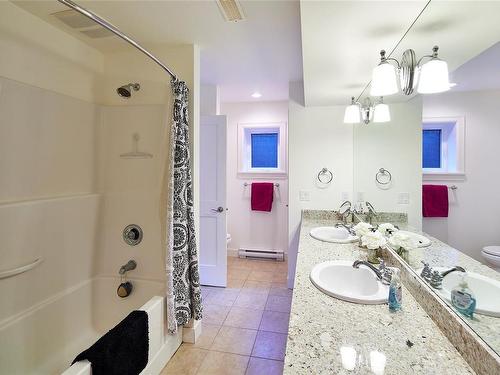 571 Cranberry Rd, Salt Spring, BC 