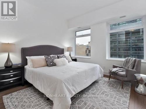 605 - 111 St Clair Avenue W, Toronto, ON - Indoor Photo Showing Bedroom