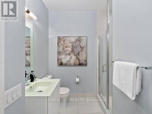 605 - 111 St Clair Avenue W, Toronto, ON - Indoor Photo Showing Bathroom