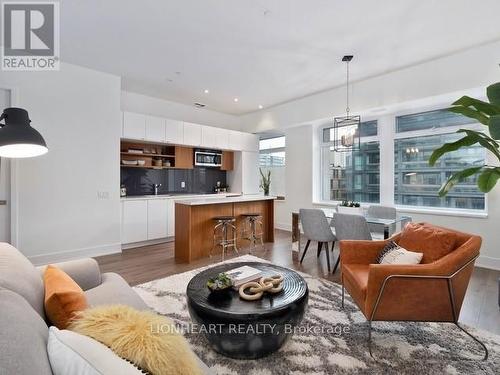 605 - 111 St Clair Avenue W, Toronto, ON - Indoor