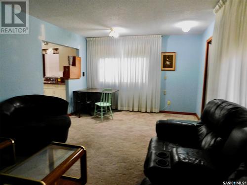 517 3Rd Avenue E, Assiniboia, SK - Indoor