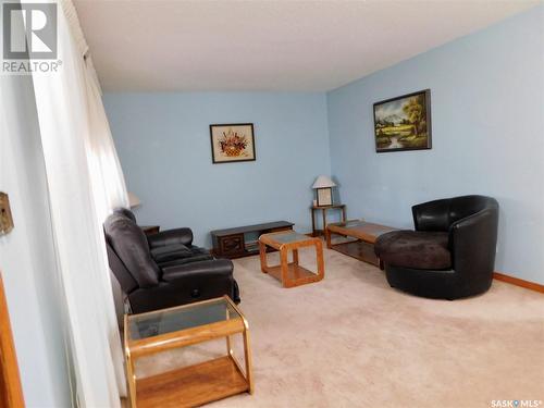 517 3Rd Avenue E, Assiniboia, SK - Indoor