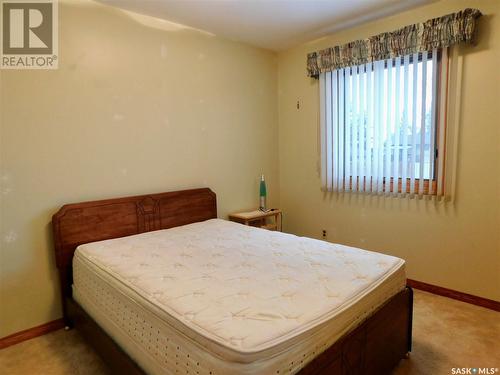 517 3Rd Avenue E, Assiniboia, SK - Indoor Photo Showing Bedroom