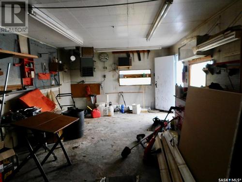 517 3Rd Avenue E, Assiniboia, SK - Indoor