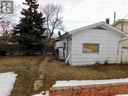 517 3Rd Avenue E, Assiniboia, SK - Outdoor