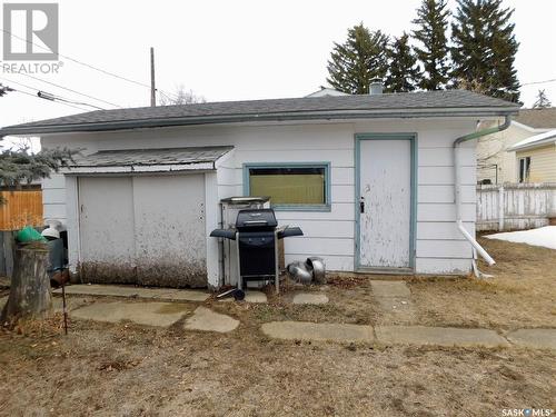 517 3Rd Avenue E, Assiniboia, SK - Outdoor With Exterior