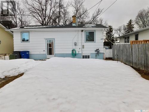 517 3Rd Avenue E, Assiniboia, SK - Outdoor