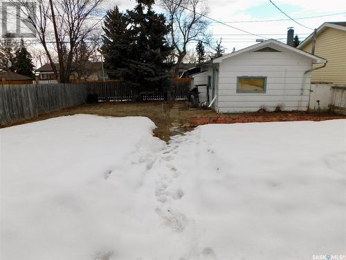 517 3Rd Avenue E, Assiniboia, SK - Outdoor