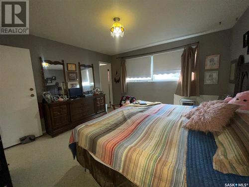 1001 2Nd Street W, Kindersley, SK - Indoor Photo Showing Bedroom