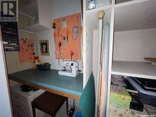 1001 2Nd Street W, Kindersley, SK - Indoor Photo Showing Other Room