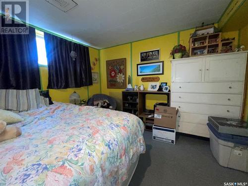 1001 2Nd Street W, Kindersley, SK - Indoor Photo Showing Bedroom